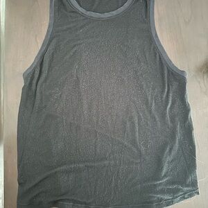 Black Lululemon tank